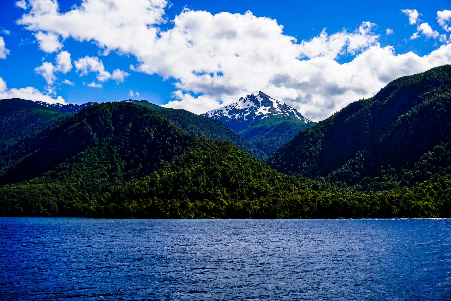 Los lagos del sur de Chile senderismo subir un vocán activo y mucho