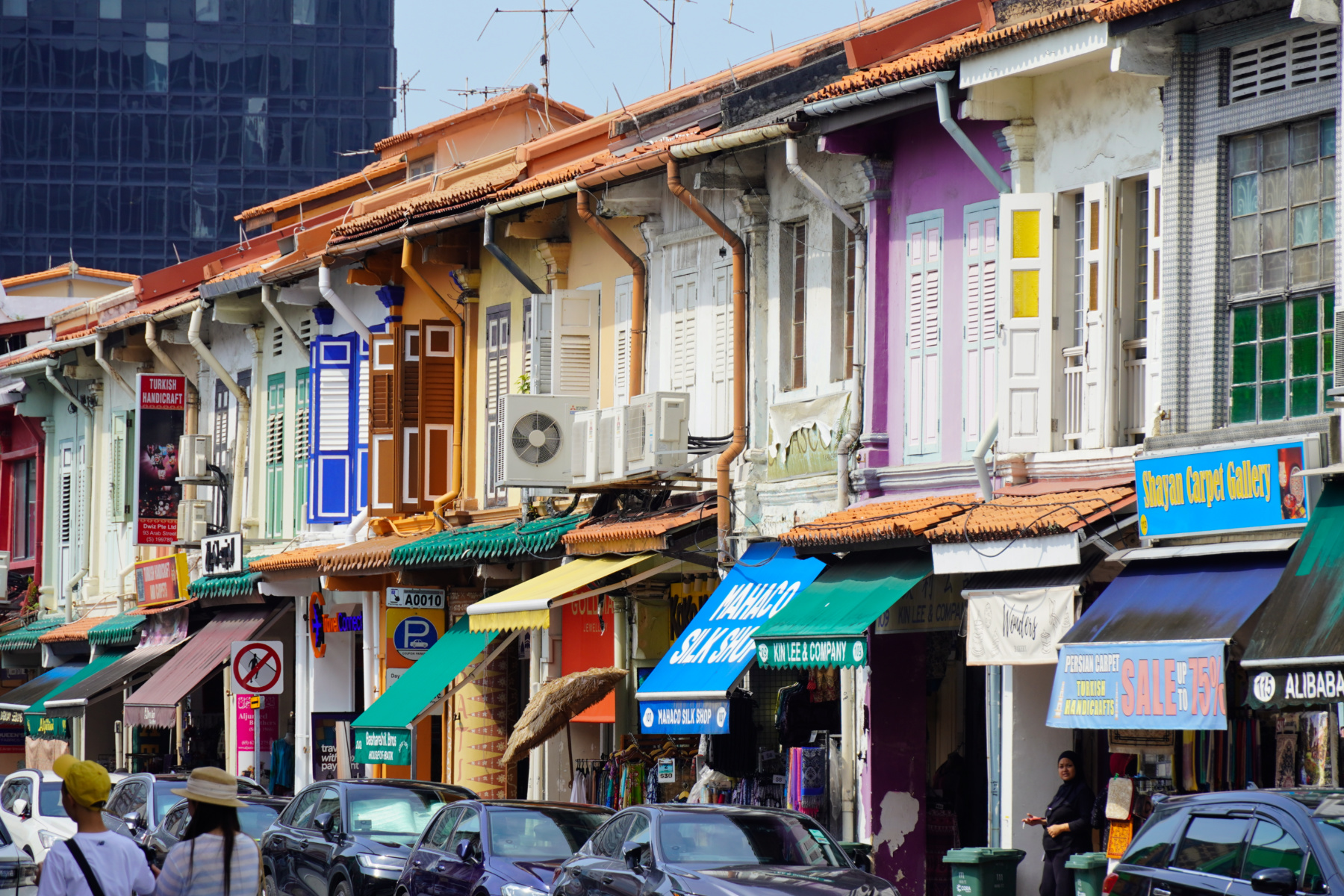 Colorful houses in Kampong Glam, Singapore - Experiencing the Globe
