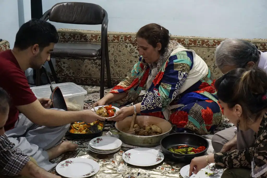 Eating in Iran – Experiencing the Globe