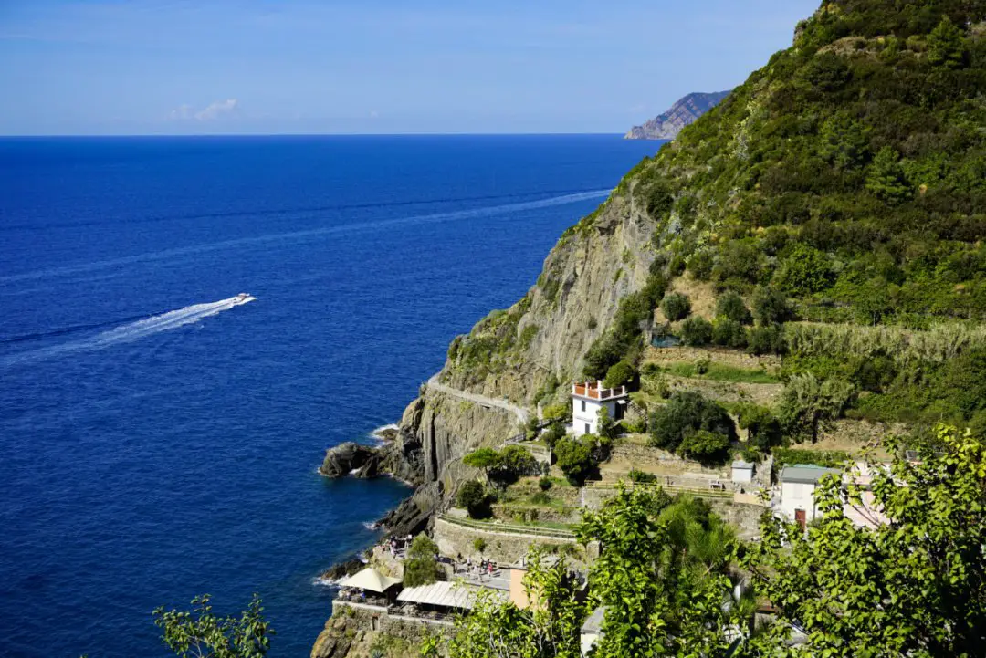 Hiking in Cinque Terre - Experiencing the Globe