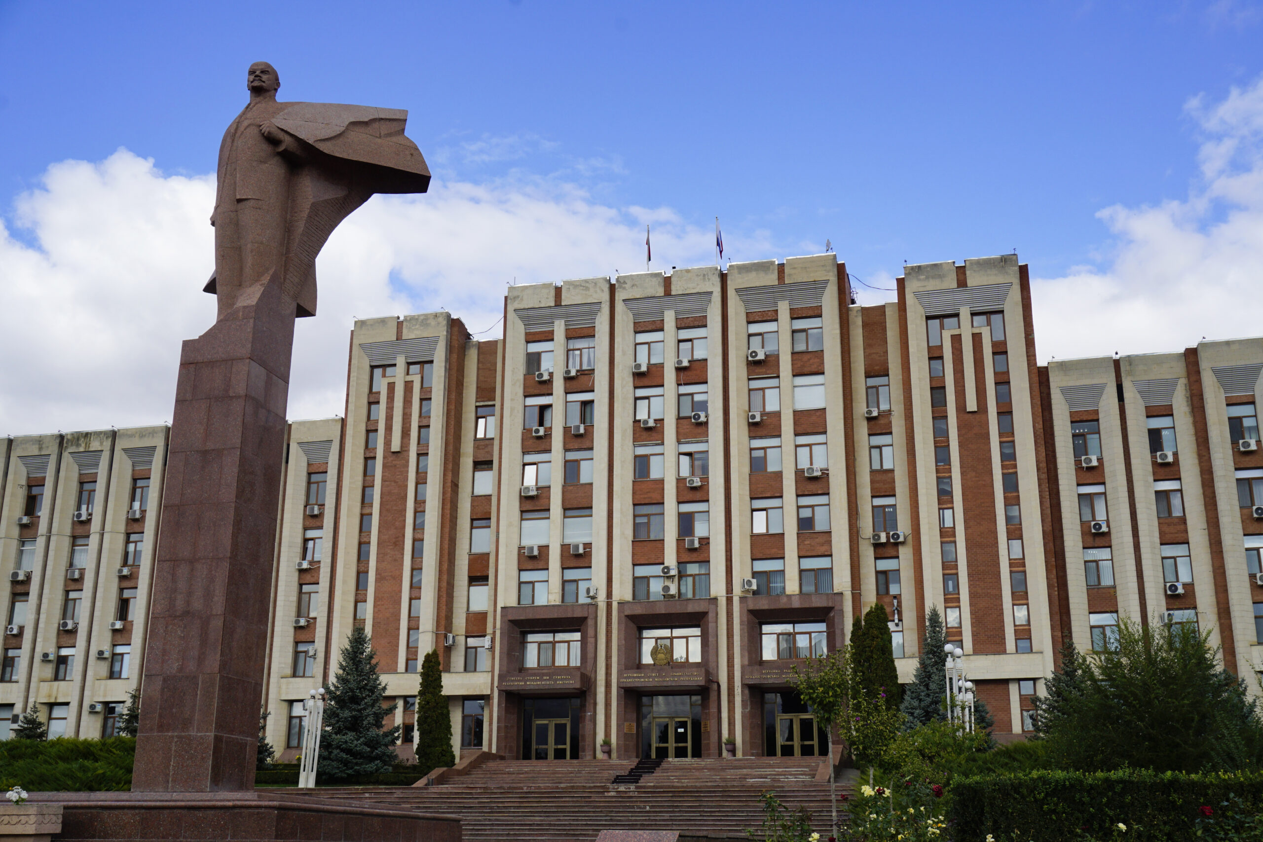 Presidential Palace, Tiraspol, Transnistria - Experiencing the Globe