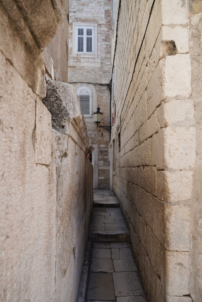 Pusti me da prodjem - Let me pass- the city's narrowest street, Split, Croatia - Experiencing the Globe