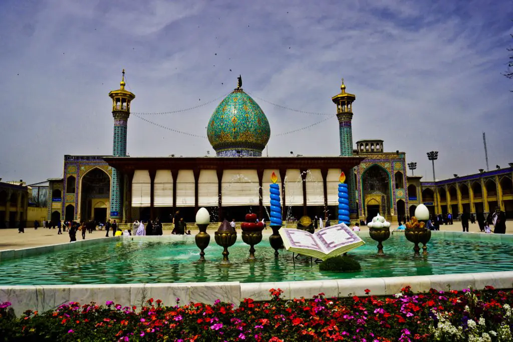 Shah Cheragh shrine courtyard, Shiraz, Iran – Experiencing the Globe