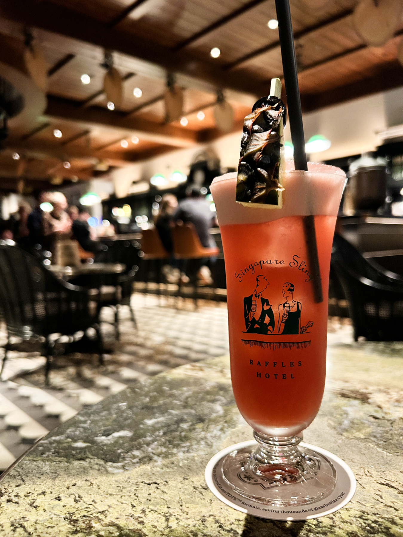Singapore Sling, Long Bar, Raffles Hotel, Singapore - Experiencing the Globe