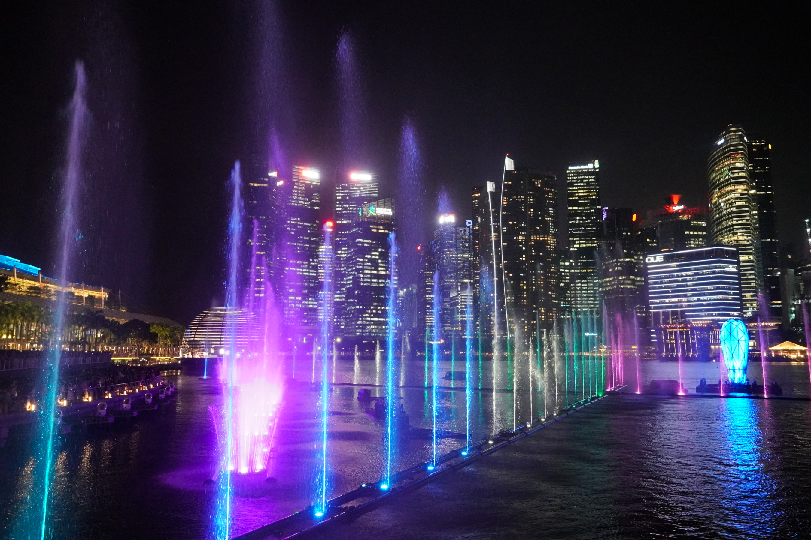 Spectra Light and Water Show, Marina Bay, Singapore - Experiencing the Globe