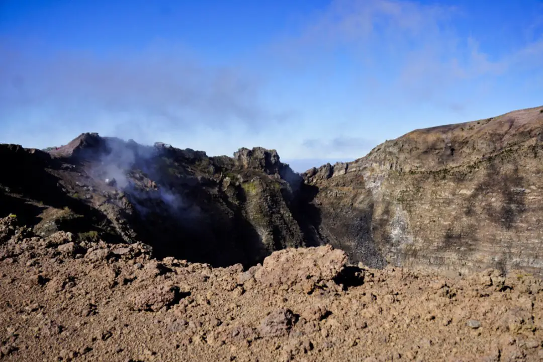 Vesuvius crater