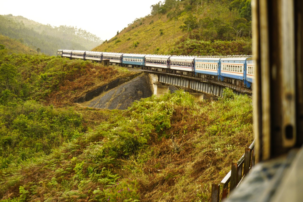 Watching the world pass by my window, Tazara train, Dar es Salaam to Mbeya, Tanzania - Experiencing the Globe